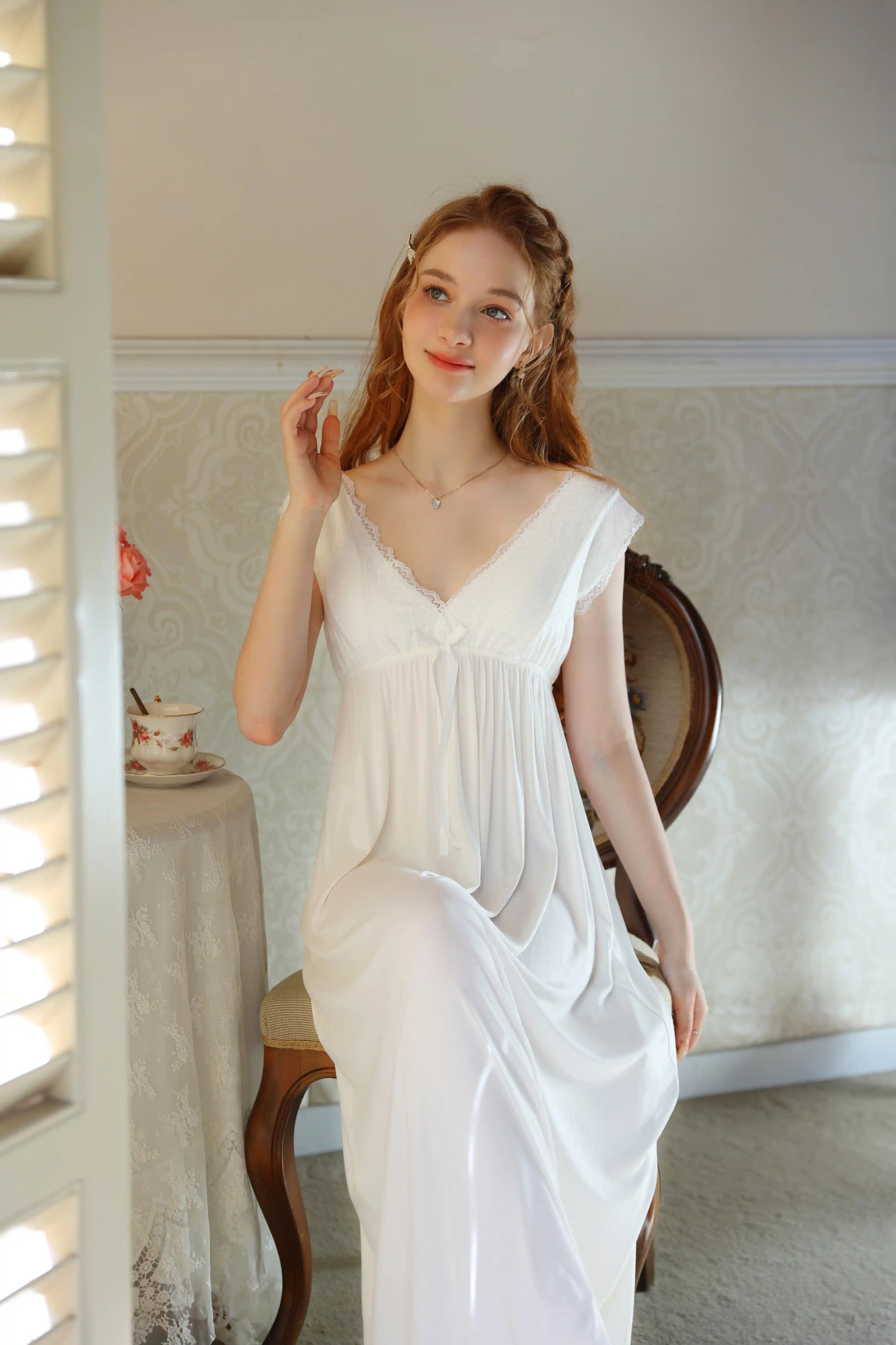 Fantasy V-neck mid-length nightgown / home wear
