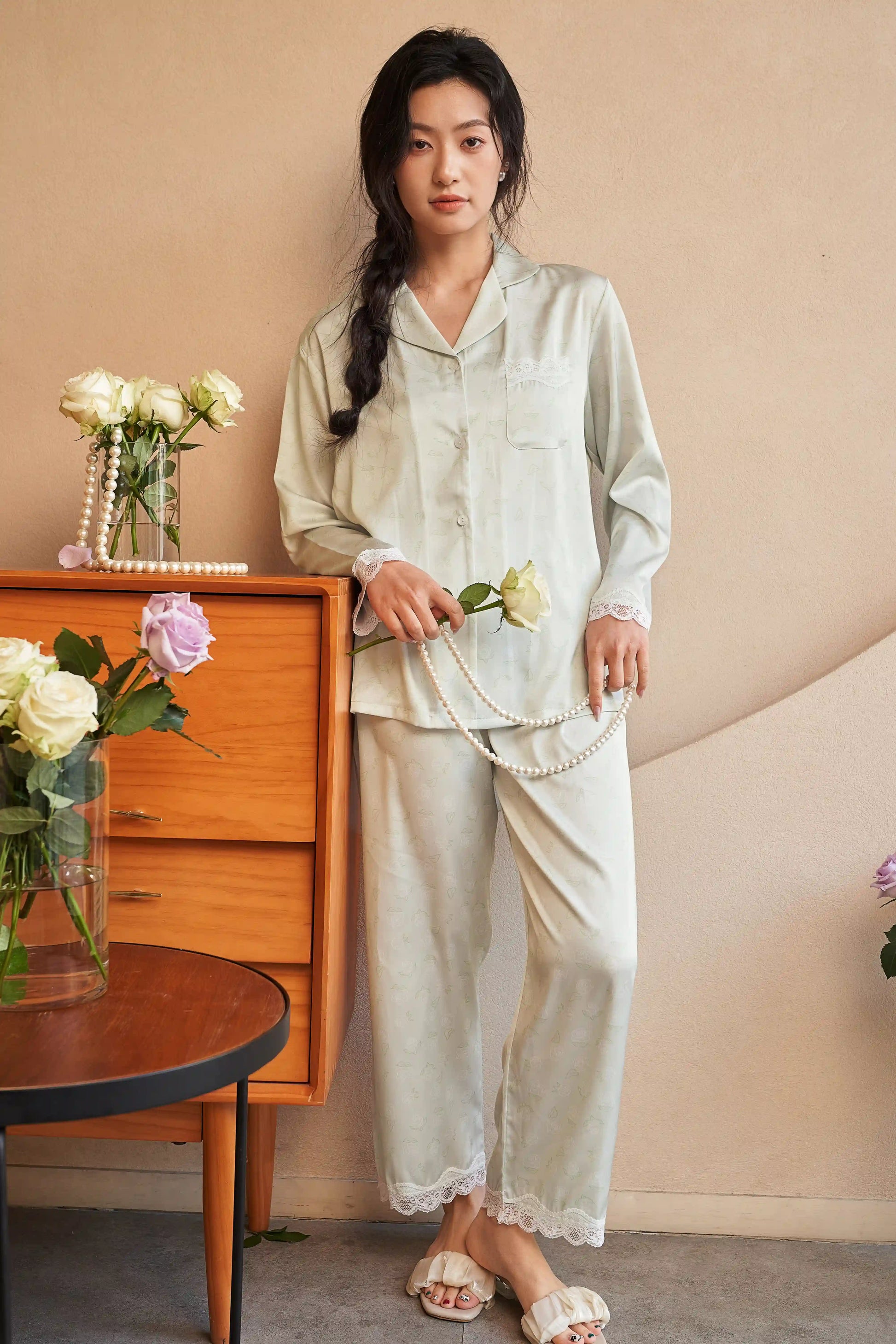 Oriental lace pajamas - Green Leaves Swaying in the Wind