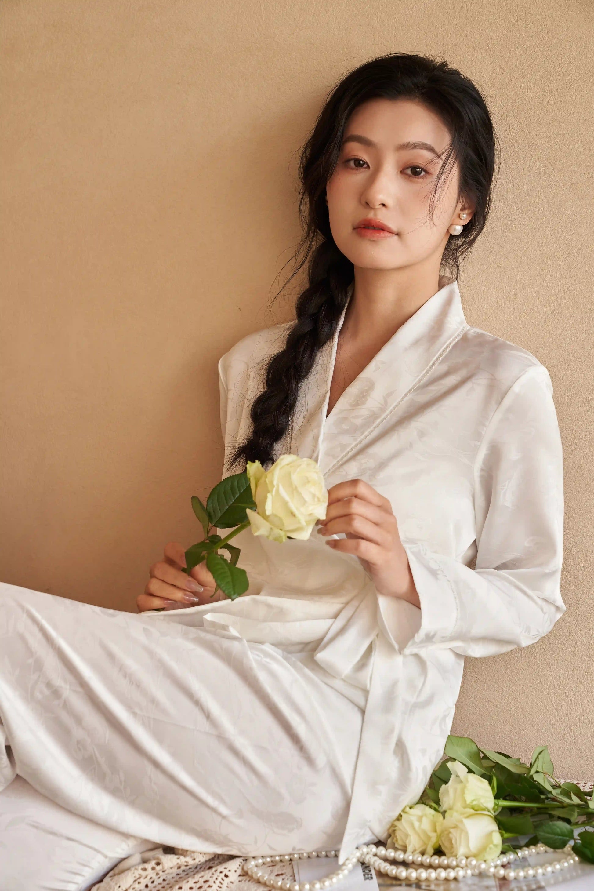 Oriental style pajamas - Misty Flower Shadows - White