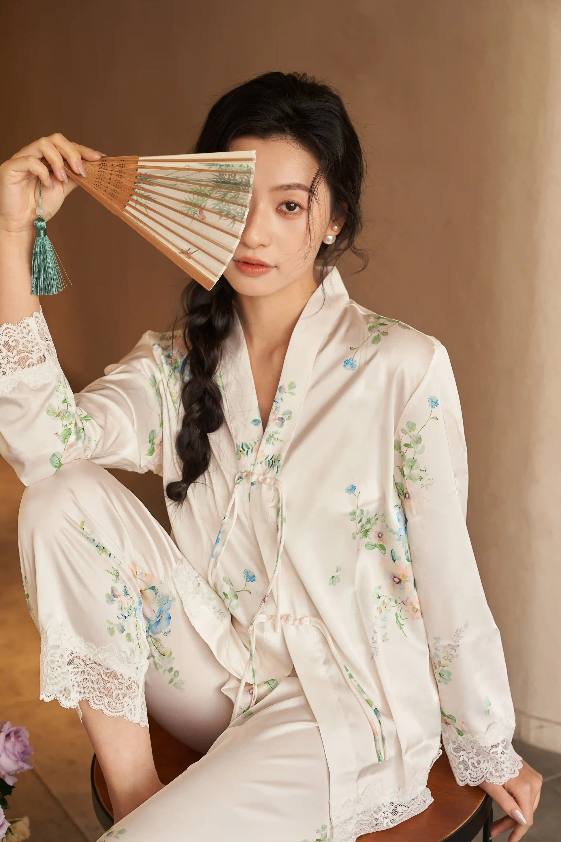 Oriental style pajamas - Flowers Blooming in Romance - White
