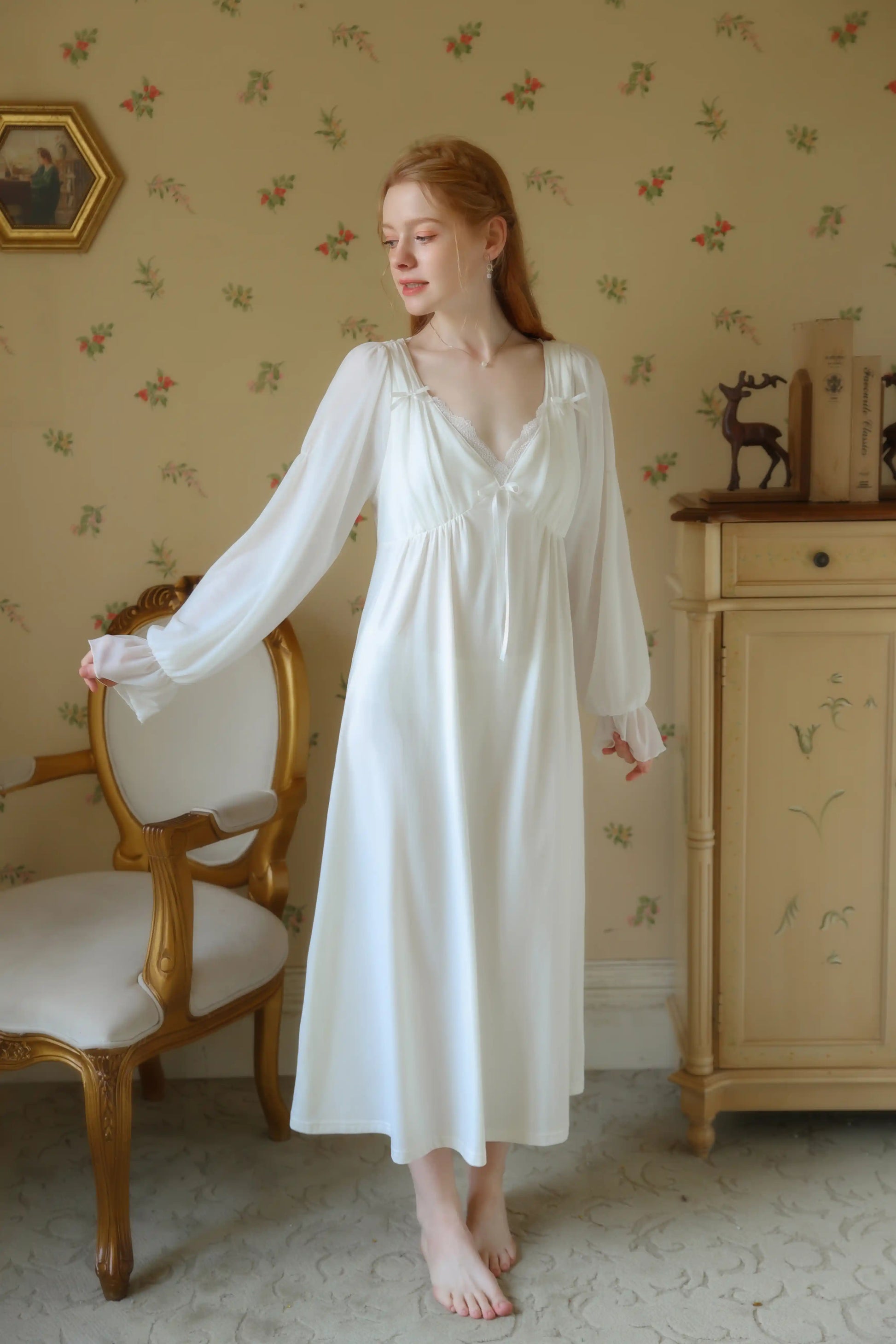 Romantic V-neck mid-length nightgown / home wear