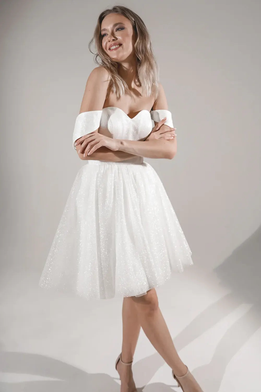 White elegant shiny tulle evening dress