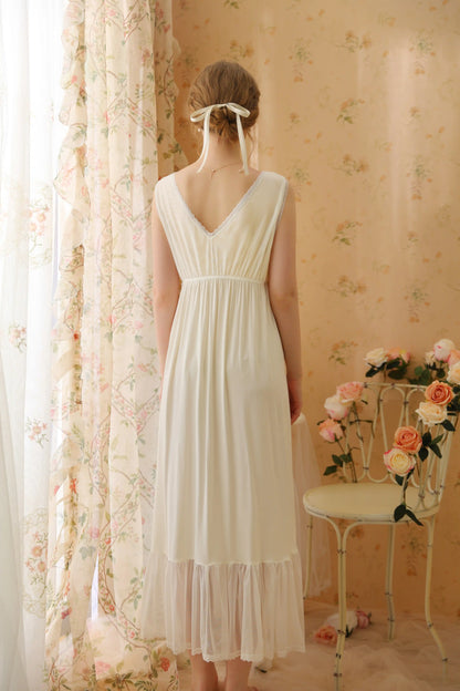 Gentle and romantic Nightgown/Home wear