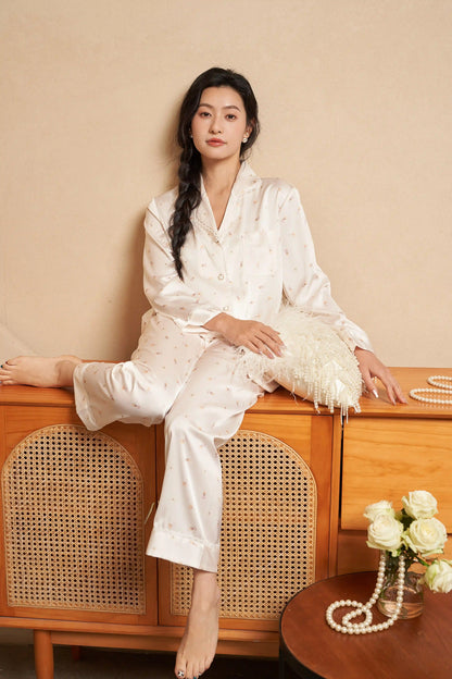 Oriental style pajamas - flowery and graceful