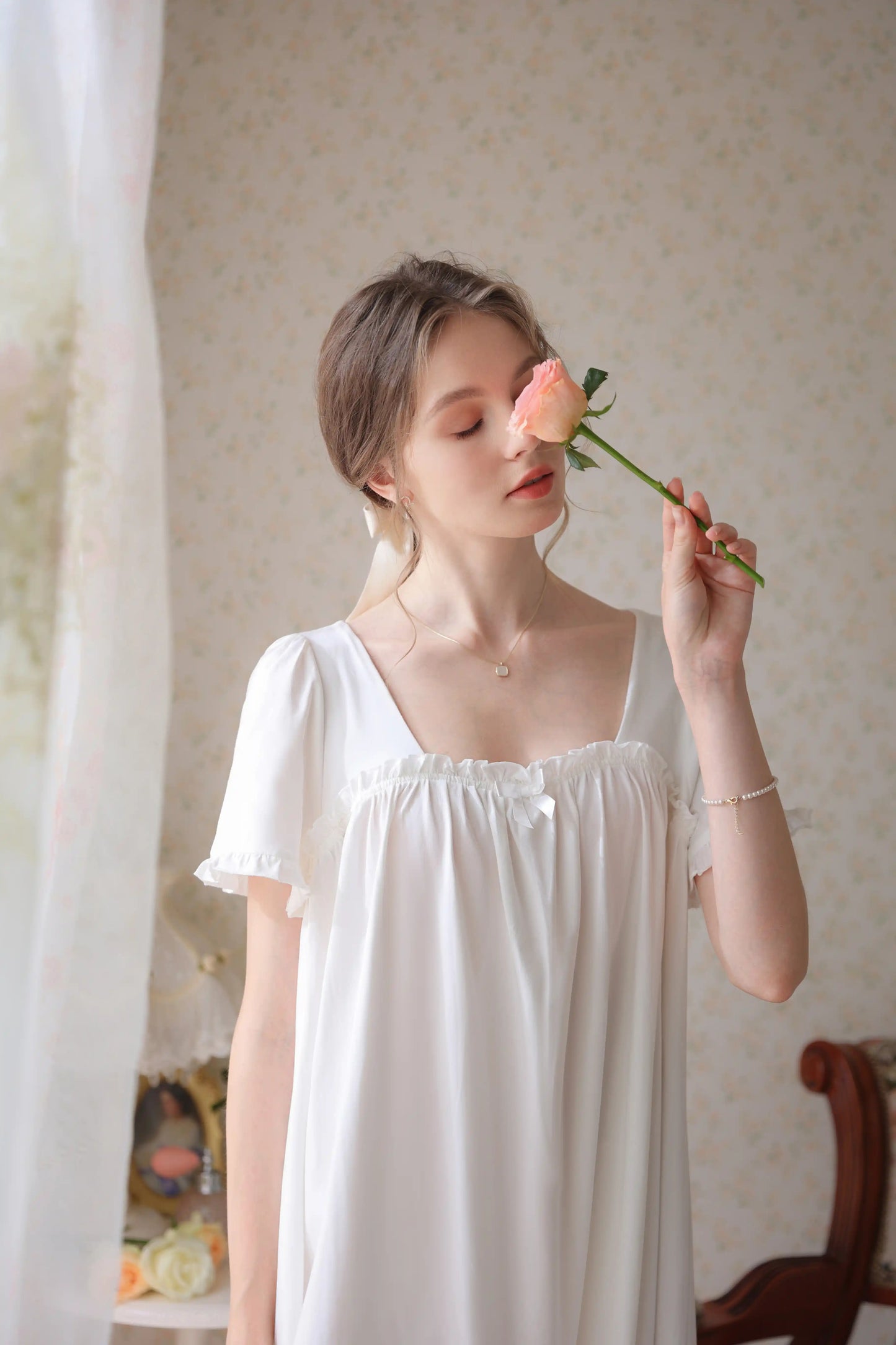 Simple and elegant Nightgown/Home wear