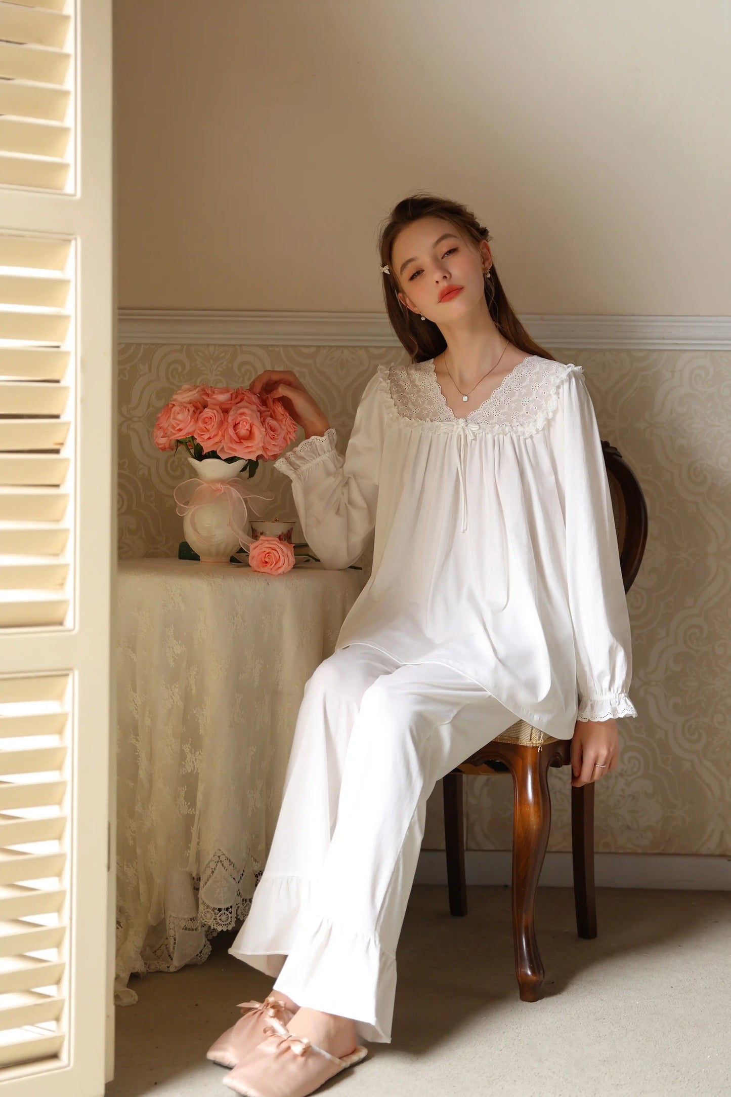 Simple and elegant Nightgown/Home wear