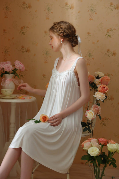 Simple and sweet Suspender nightgown/Home wear