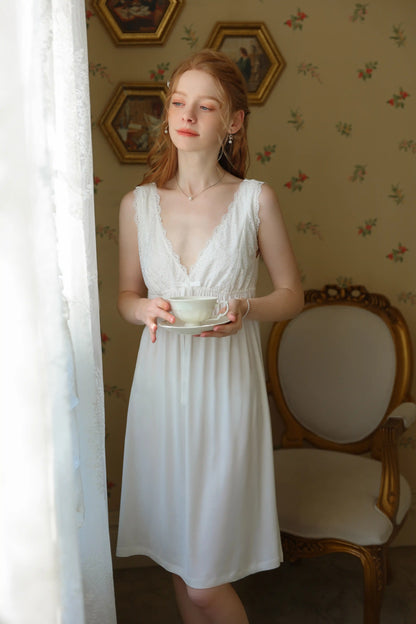 Simple romantic Suspender nightgown/Home wear